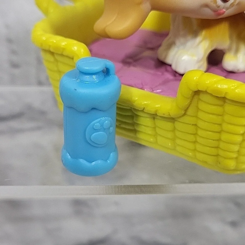 Littlest Pet Shop Figure #79 Maltese Puppy Dog In Basket Ready To Go Tag‎